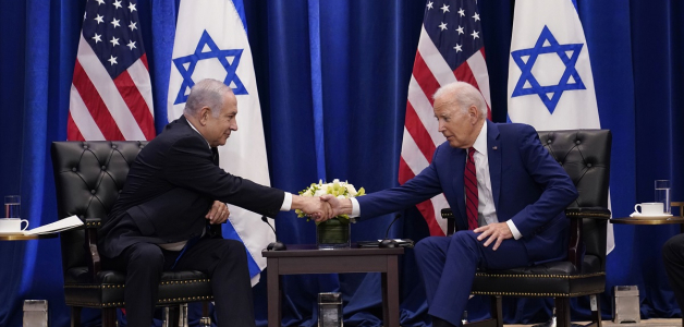 El presidente estadounidense Joe Biden se reúne con el primer ministro israelí Benjamin Netanyahu en Nueva York, ayer miércoles.