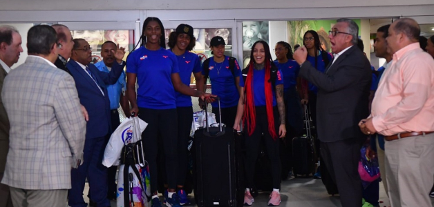 Las Reinas del Caribe llegaron por Aeropuerto de Las Américas alrededor de las siete de la noche