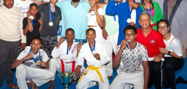 Integrantes de la representación de Ocoa, provincia que conquistó los campeonatos nacionales de Kurash.