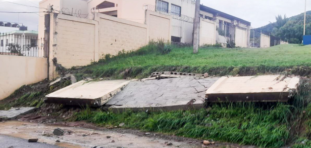 Pared colapsada en Puerto Plata