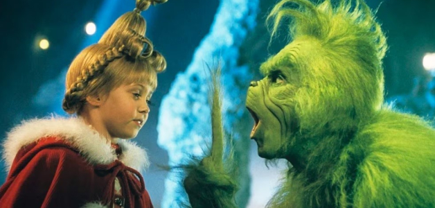 "Grinch" es caracterizado por una criatura verde, solitaria y amargada que planea arruinar la Navidad a los habitantes de un pueblo feliz.