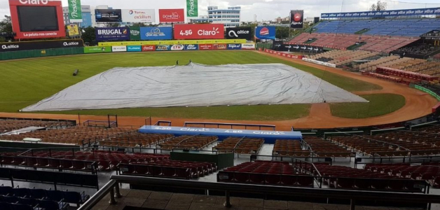 Uno de los tantios momentos durante este mes de diciembre en que las lluvias han mermado la celebración de partidos en la Serie Regular de Lidom.