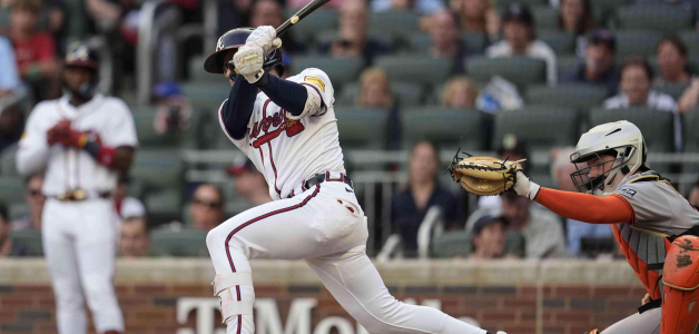 Drake Baldwin conecta un sencillo de dos carreras impulsadas contra los Gigantes de San Francisco en la primera entrada de un partido de béisbol, el lunes 21 de julio de 2025, en Atlanta