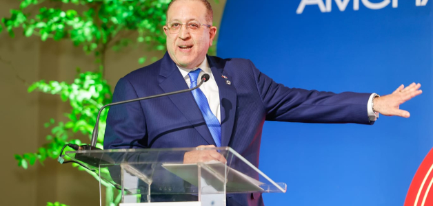 Magín Díaz, al participar como orador invitado en el almuerzo mensual de la Cámara Americana de Comercio de la República Dominicana.