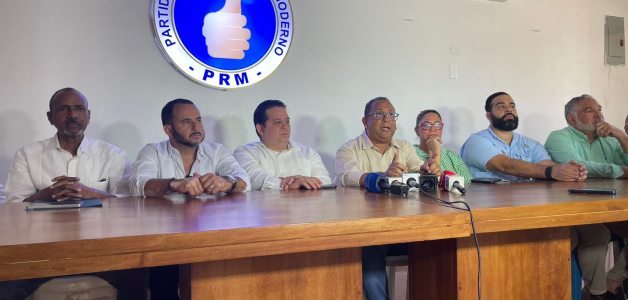 Dirigentes del PRM en Santiago