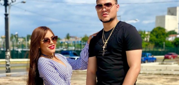 Jenn Quezada y Dj Sammy.