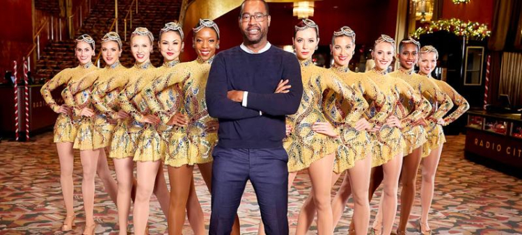 Diseñador. Emilio Sosa fue el elegido para la exclusiva misión del vestuario que lucen las Rockettes en la que hace gala de su ingenio y creatividad.