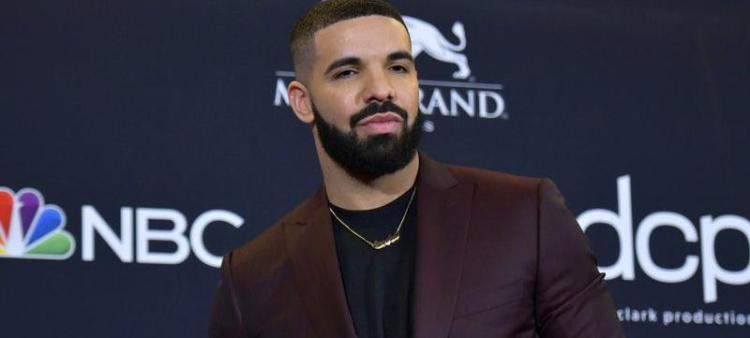 En esta foto del 1 de mayo de 2019, Drake llega a la ceremonia de los Premios Billboard de la Música en Las Vegas. AP
