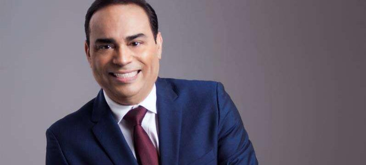 Gilberto Santa Rosa interpretará temas de Johnny Pacheco en Premio Lo Nuestro, este jueves.