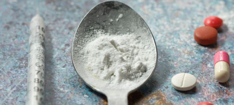 El fentanilo se mezcla con otras drogas para potenciar sus efectos alucinógenos.