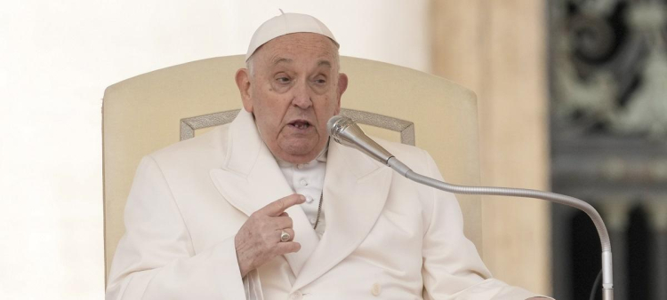 El papa Francisco, en su autobiografía, dice que el papado es un trabajo "vitalicio".