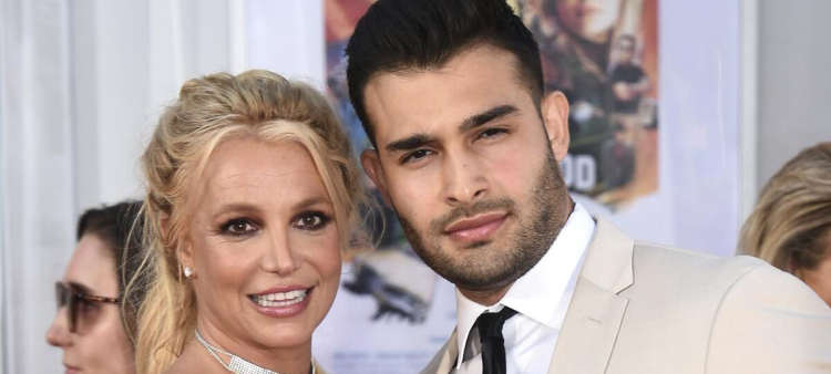 Britney Spears y Sam Asghari en el estreno de "Once Upon a Time in Hollywood" en el Teatro Chino de TCL en Los Ángeles el lunes 22 de julio de 2019.