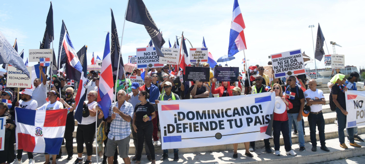 Protesta contra migración ilegal haitiana