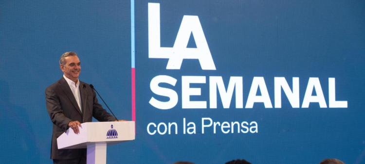 El presidente Luis Abinader durante su comparecencia en LA Semanal de ayer, lunes