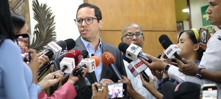 El Partido Revolucionario Moderno (PRM) acusó a la oposición política de realizar “campañas de descrédito” que buscan “perturbar” el proceso electoral a solo cinco días de los comicios presidenciales y congresuales.