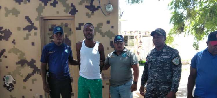 El hatiano detenido en Pedernales se había fugado de una prisión en Puerto Príncipe.