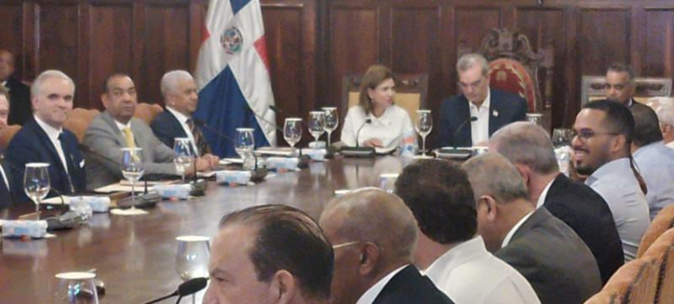 El Gobierno informó que el presupuesto del próximo año contemplará una primera etapa de la reconstrucción del drenaje pluvial del Distrito Nacional.