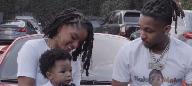 Halo junto a sus padres, la actriz Halle Bailey y el youtuber DDG.