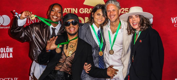 Artistas dominicanos en la entrega de medallas de nominados en los Latin Grammy 2025