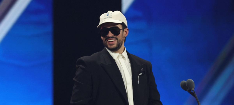 Bad Bunny ganó álbum del año por  "DeBI TIRAR MaS FOToS"
