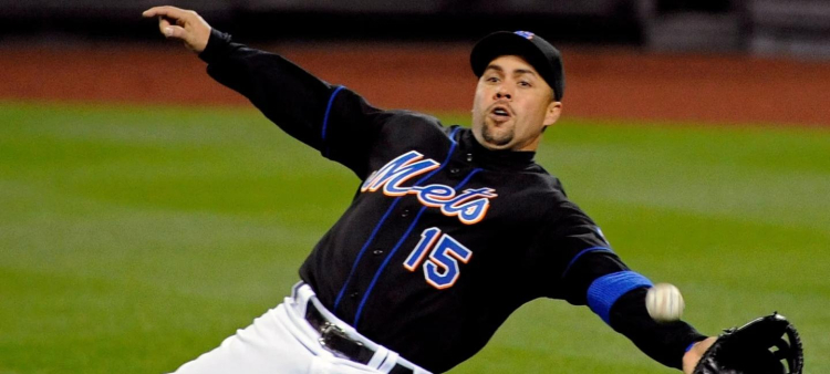 Carlos Beltrán intenta realizar una atrapada en los tiempos en que pertenecía a los Mets de Nueva York.