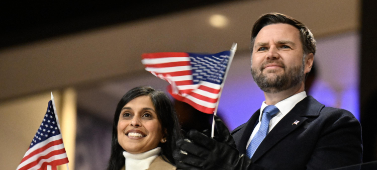 El vicepresidente de Estados Unidos, JD Vance, y la segunda dama, Usha Vance, asisten a la ceremonia inaugural de los Juegos Olímpicos de Invierno Milano Cortina 2026