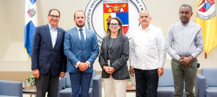 Claudio Caamaño Vélez encabezó el evento en PUCMM.