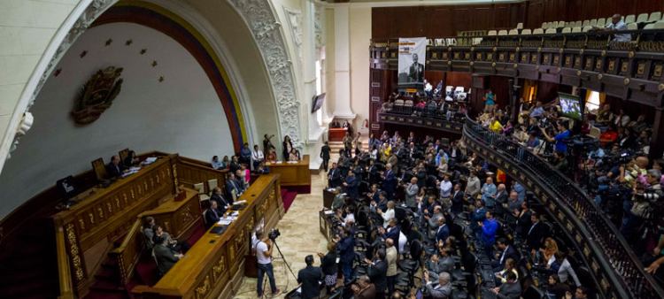 Sesión. Veinte representantes diplomáticos acreditados en Venezuela acudieron al Parlamento a escuchar su versión del conflicto.