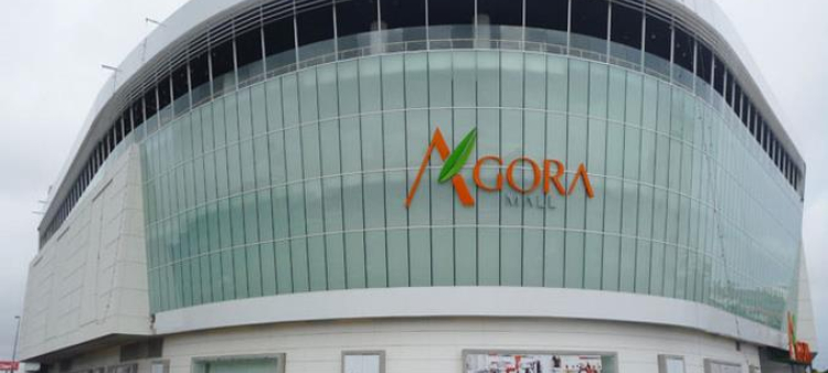 En un comunicado, Agora Mall informó que el joven David de los Santos protagonizó un altercado contra una señora en la plaza. La dama informó al personal de seguridad y se procedió de inmediato a llamar a la Policía Nacional. Fuente externa