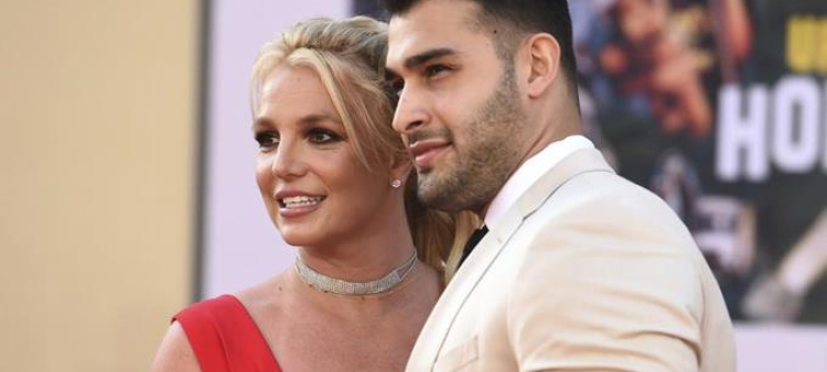 Britney Spears y Sam Asghari llegan al estreno de "Once Upon a Time in Hollywood" en el Teatro Chino de TCL en Los Ángeles el lunes 22 de julio de 2019. (Foto de Jordan Strauss/Invision/AP, Archivo).