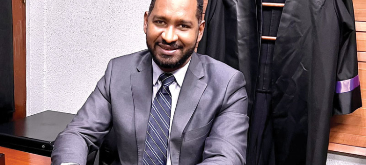 El juez Raymundo Mejía tiene a cargo el juicio contra agentes de Digesset que laboraban en el canódromo.