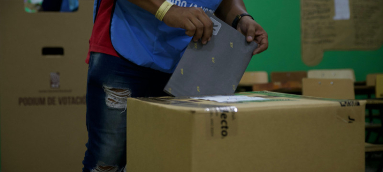La misión de observadores de la Organización de Estados Americanos (OEA) denunció la compra de votos por parte de los partidos políticos en las elecciones municipales del pasado domingo.
