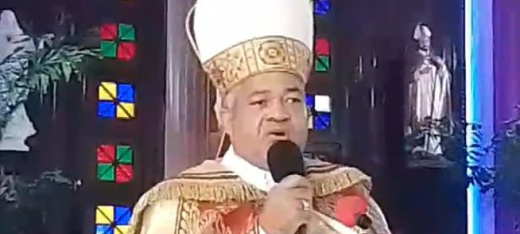El obispo de la Diócesis de Puerto Plata-Gaspar Hernández, Julio César Corniel Amaro.