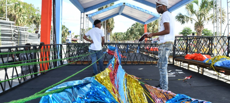 Ajustan preparativos de carnaval de Santo Domingo 2024.