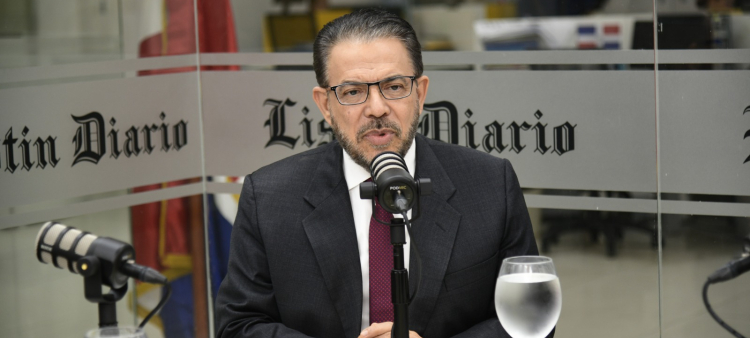 El candidato a senador por el Distrito Nacional, Guillermo Moreno.
