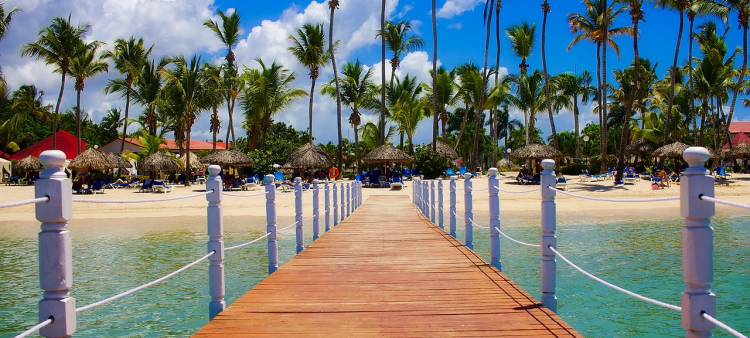 Fotografía muestra playa dominicana.