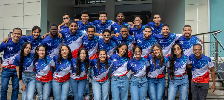 Fotografía muestra al equipo dominicano Apolo 27, del Instituto Tecnológico de Santo Domingo (Intec).