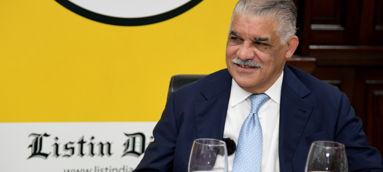 El candidato presidencial del PRD, Miguel Vargas, participó en el Desayuno del Listín Diario "De cara al elector".