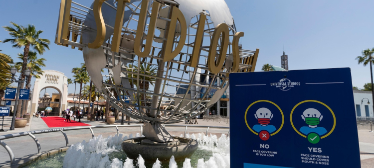 Universal Studios Hollywood reabre oficialmente al público al 25% de su capacidad con protocolos COVID-19 implementados en Los Ángeles, el 16 de abril de 2021. Un accidente de tranvía en Universal Studios en Los Ángeles hirió a varias personas el sábado 20 de abril por la noche. 2024, dijeron las autoridades y la empresa.