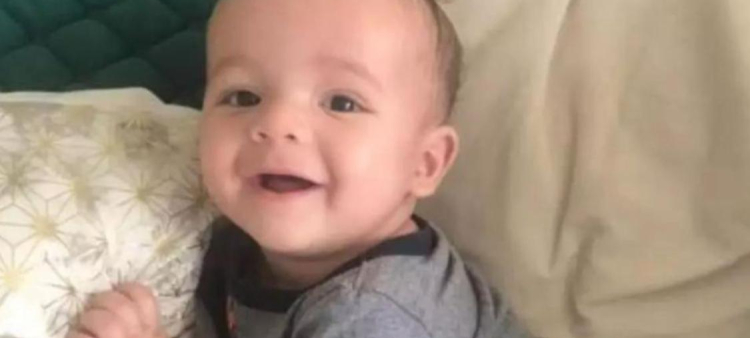 Niño de dos años que murió tras caer en una cubeta de agua en San Francisco de Macorís.