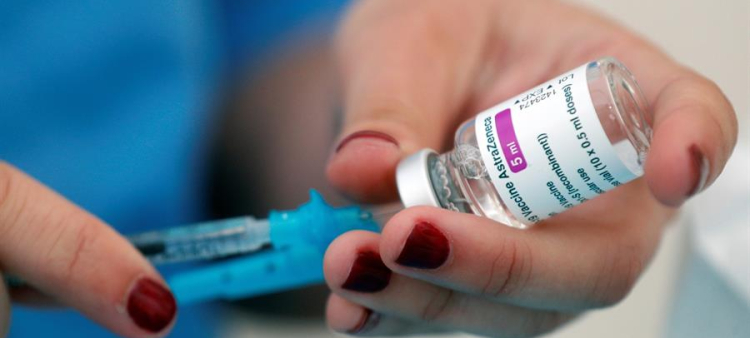 El Ministerio de Salud Pública informó que en los almacenes del país no quedan vacunas contra el Covid-19 de esa casa farmacéutica.