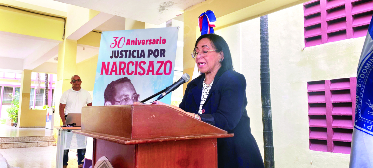 Altagracia Ramírez, esposa de Narcisazo, habló en el acto de recordación.