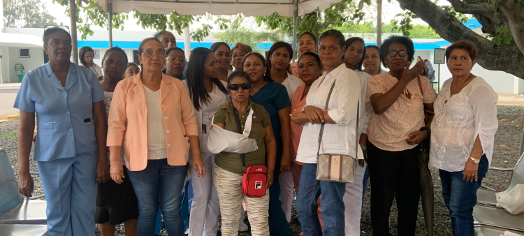 Enfermeras del hospital José Manuel Rodríguez Jiménez protestan tras ser desvinculadas por tres meses