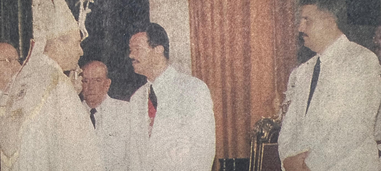 En la Catedral Primada de América, el cardenal Nicolás de Jesús saaludó al nuevo presidente Leonel Fernández junto al vicepresidente, Jaime David Fernández.