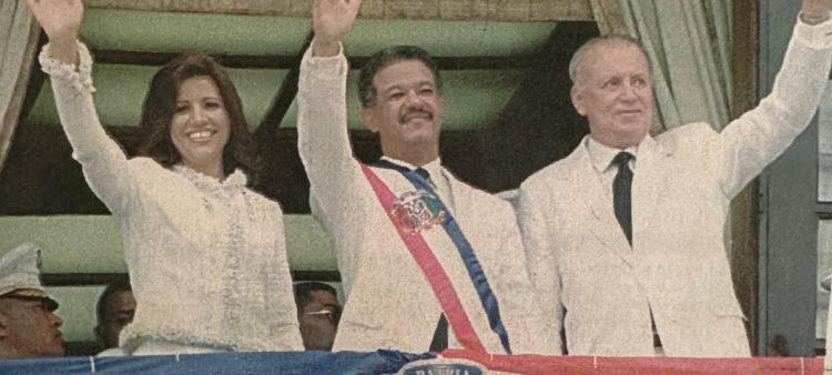 El presidente Leonel Fernández junto a la primera dama, Margarita Cedeño y el vicepresidente, Rafael Alburquerque.