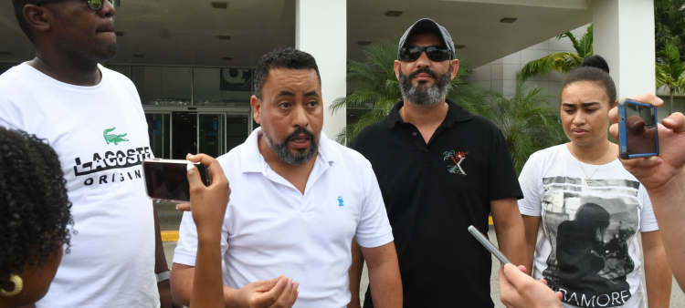 Familiares de una de las víctimas ofrecen su versión del accidente.