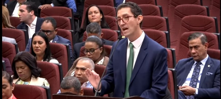 Santiago Sicard, en Vistas Públicas en la Cámara de Diputados.