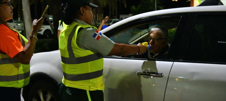 Intrant y Digesett inician plan piloto de alcoholímetro en el Distrito Nacional