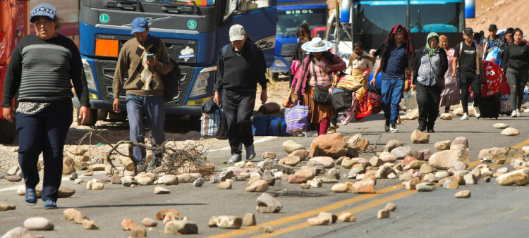 Los cortes de vías incomunican al departamento de Cochabamba, en el centro de Bolivia, donde Evo Morales tiene su base política.