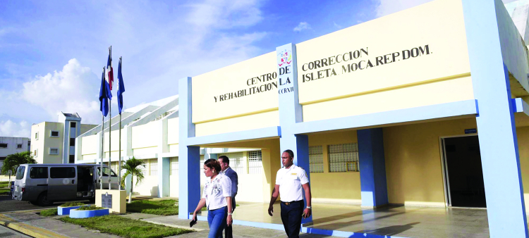 En la cárcel de Moca no hay sistema de monitoreo profesional, señaló el director del sistema carcelario.